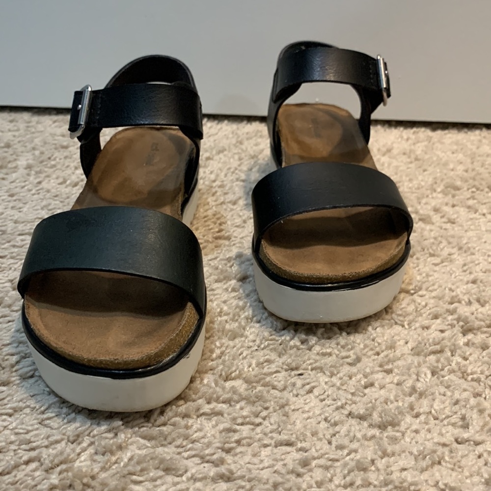 Platform Sandals - Picture 2 of 7